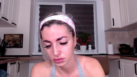 Snapshot of elisabeth_jason chatting on 01.24.25 elisabeth_jason online show from 01.24.25