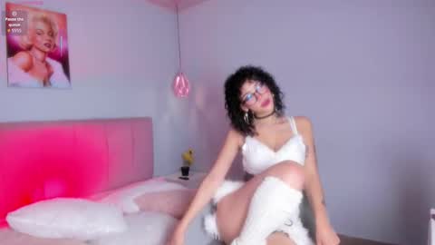 Snapshot of elisabethflores chatting on 09.13.25 elisabethflores online show from 09.13.25