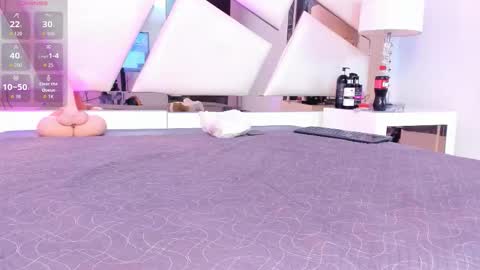 Snapshot of elisabethmassey chatting on 11.29.25 Liss online show from 11.29.25