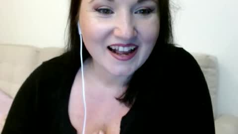 Snapshot of elise_bliss69 chatting on 10.13.25 elise_bliss69 online show from 10.13.25
