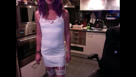 Snapshot of elise_tv chatting on 12.07.24 Barbie online show from 12.07.24