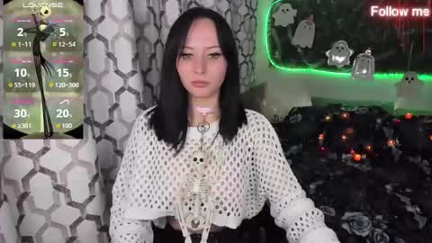 Snapshot of eliseroyalty chatting on 10.23.25 EliseRoyalty online show from 10.23.25