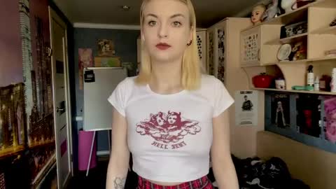 Kate online show from 05.04.26