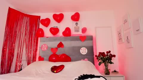 Elizabeth  online show from 02.15.25