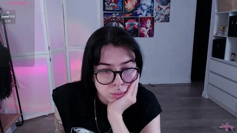 Snapshot of eliza_benet_ chatting on 01.22.25 Ari online show from 01.22.25