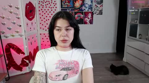 Snapshot of eliza_benet_ chatting on 02.12.25 Ari online show from 02.12.25