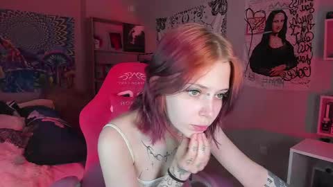 Snapshot of eliza_sadcat chatting on 02.10.25 Elizabeth online show from 02.10.25