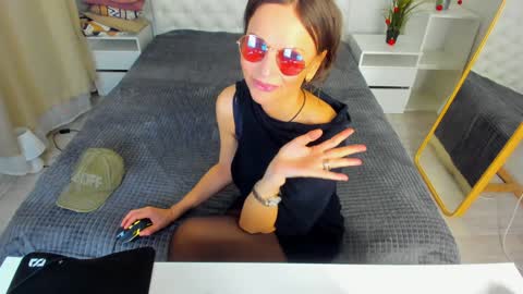 Elizabethangel online show from 12.15.24