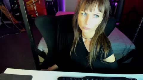 Elizabethangel online show from 02.01.25