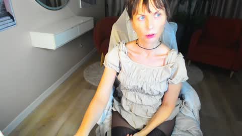 Elizabethangel online show from 02.07.25