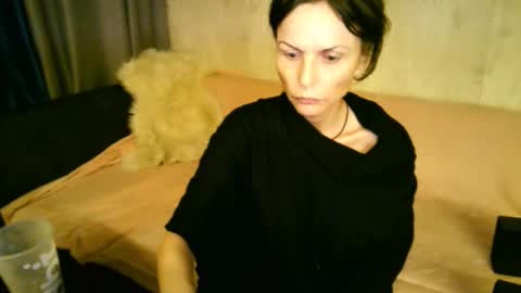 Elizabethangel online show from 10.18.25