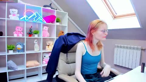 Snapshot of elizabeth_harpper chatting on 01.03.25 Elizabeth online show from 01.03.25