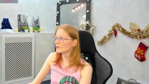 Snapshot of elizabeth_harpper chatting on 01.18.25 Elizabeth online show from 01.18.25