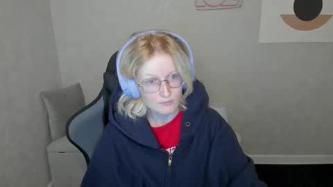 Snapshot of elizabeth_harpper chatting on 09.12.25 Elizabeth online show from 09.12.25