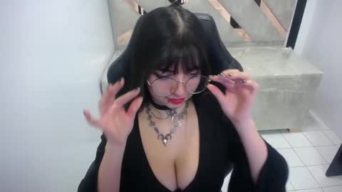 Snapshot of elizabeth_t_ chatting on 02.12.26 Elizabeth online show from 02.12.26