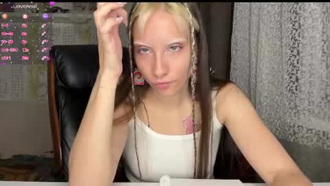 elizabethh_brown online show from 07.06.26