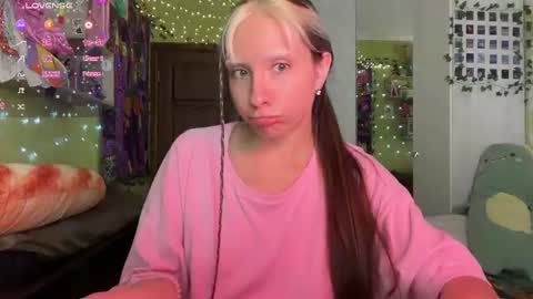 elizabethh_brown online show from 08.06.26