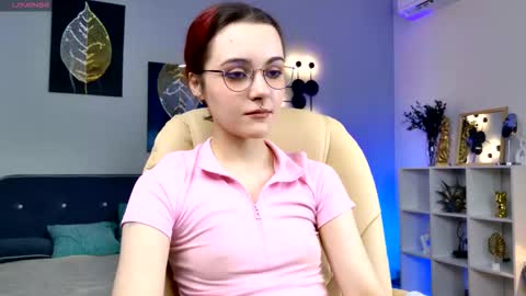 Snapshot of elizabethmilller_ chatting on 11.18.25 Elizabet online show from 11.18.25