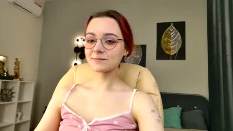 Snapshot of elizabethmilller_ chatting on 11.21.25 Elizabet online show from 11.21.25