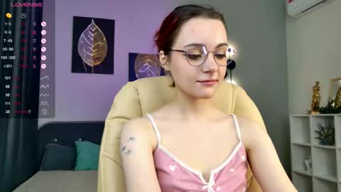 Snapshot of elizabethmilller_ chatting on 11.22.25 Elizabet online show from 11.22.25