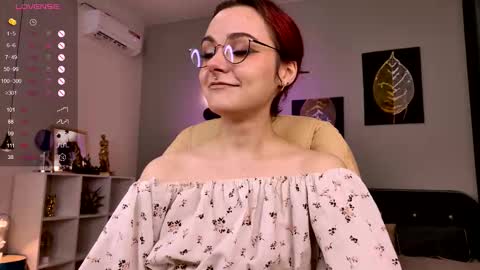 Snapshot of elizabethmilller_ chatting on 11.29.25 Elizabet online show from 11.29.25