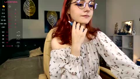 Snapshot of elizabethmilller_ chatting on 12.02.25 Elizabet online show from 12.02.25