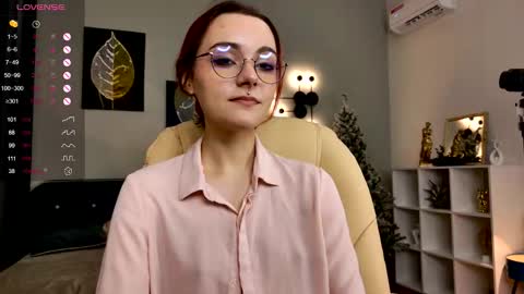 Snapshot of elizabethmilller_ chatting on 12.04.25 Elizabet online show from 12.04.25