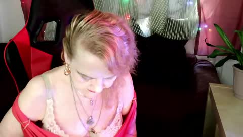Snapshot of elizabethmonro chatting on 06.07.26 Hellomy name is Liset Monroe online show from 06.07.26