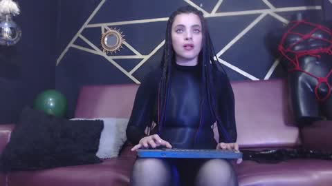   online show from 12.11.24