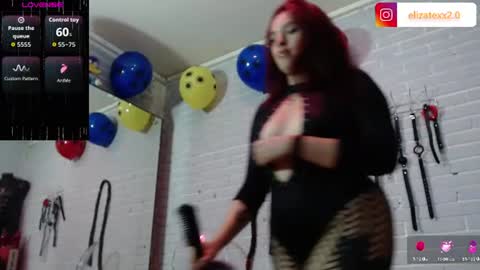 Snapshot of elizatex chatting on 06.11.26 online show from 06.11.26