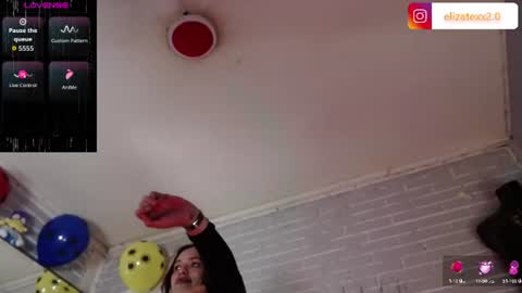 Snapshot of elizatex chatting on 06.19.26 online show from 06.19.26