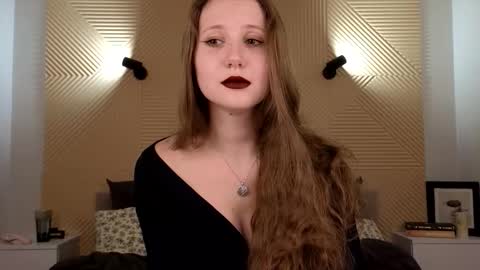 Snapshot of elizavetta_miller chatting on 09.15.25 Lisa  online show from 09.15.25