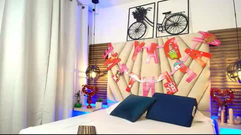 Snapshot of elizawiliamst chatting on 09.17.25 Eliza online show from 09.17.25