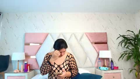 Snapshot of elizawiliamst chatting on 11.09.25 Eliza online show from 11.09.25