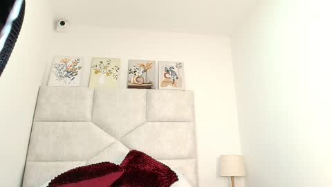 Snapshot of elizawiliamst chatting on 11.17.25 Eliza online show from 11.17.25