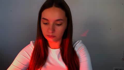 Snapshot of elizsun chatting on 06.18.26 elizsun online show from 06.18.26