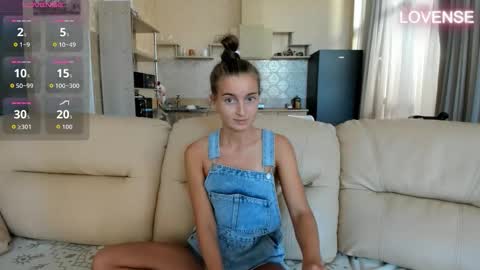 Eliz                               online show from 09.13.25