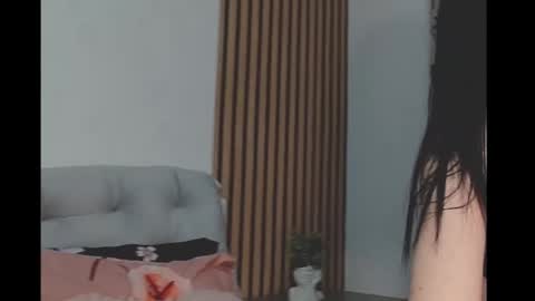 Snapshot of ella_chloe chatting on 12.17.25 Chloe online show from 12.17.25