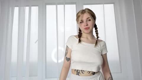 ella_desire online show from 12.04.25