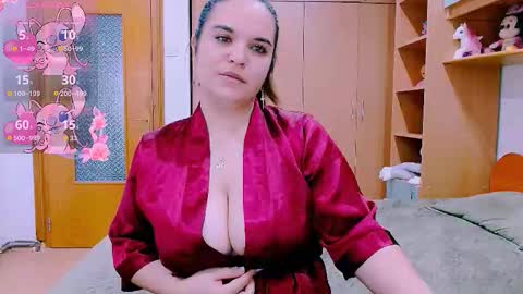 Ella  online show from 09.30.25