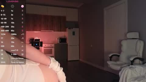 Lee online show from 09.15.25