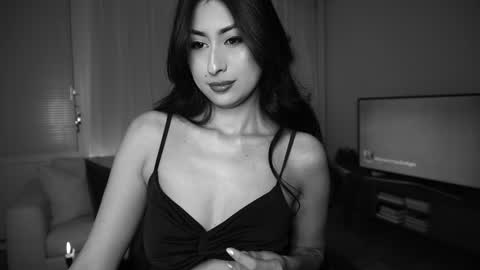 ELLA OWEN online show from 01.11.25