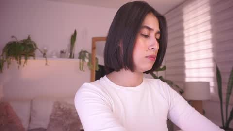 ELLA OWEN online show from 04.22.26