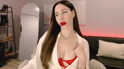 Ella online show from 06.25.26