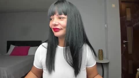 Ella online show from 11.21.25