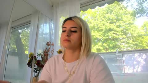ella_vee online show from 05.05.26