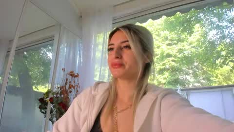 ella_vee online show from 05.15.26
