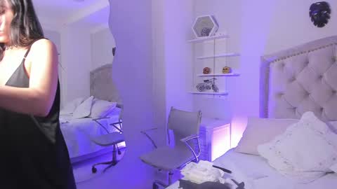 Ellaa Muller online show from 03.06.25