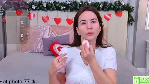 Snapshot of ellaander chatting on 03.12.25 Ella online show from 03.12.25