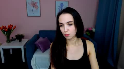 Snapshot of ellaasteele chatting on 10.13.25 ellaasteele online show from 10.13.25